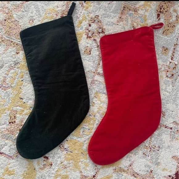 Two Needlepoint Christmas stockings - Picture 2 of 4